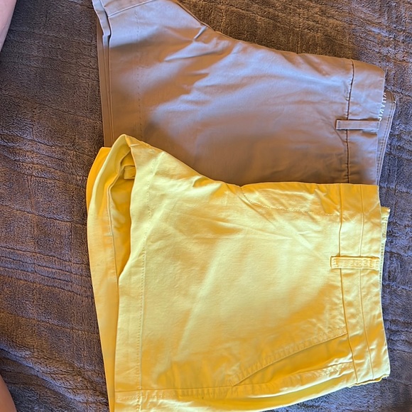 Two pair of shorts gap   Size 8R.    One pair yellow , one pair beige. - Picture 1 of 6